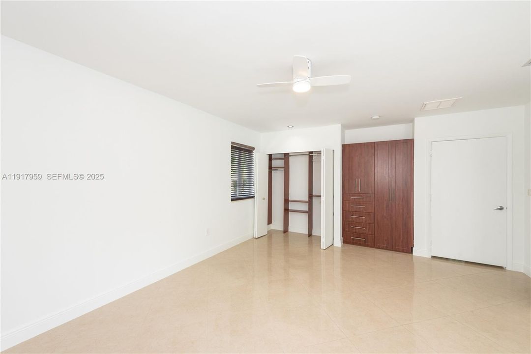 В аренду: $6,000 (4 спален, 3 ванн, 3021 Квадратных фут)