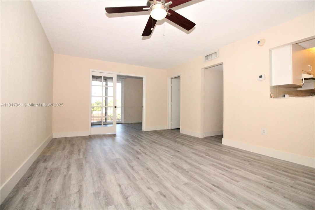 For Rent: $1,600 (1 beds, 1 baths, 710 Square Feet)