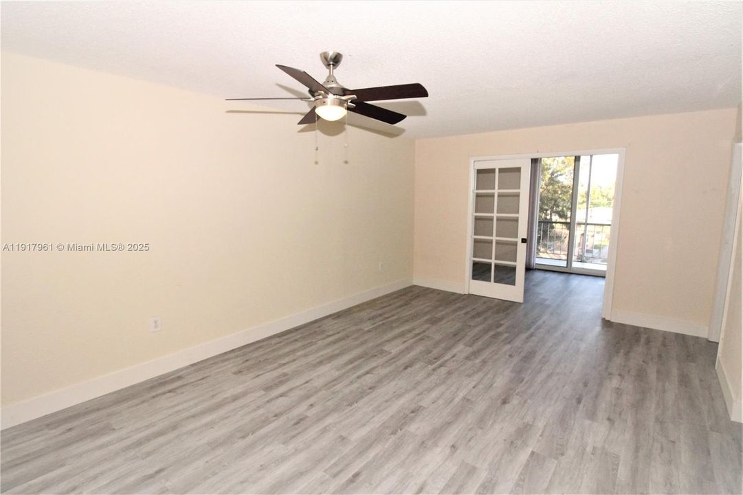 For Rent: $1,600 (1 beds, 1 baths, 710 Square Feet)