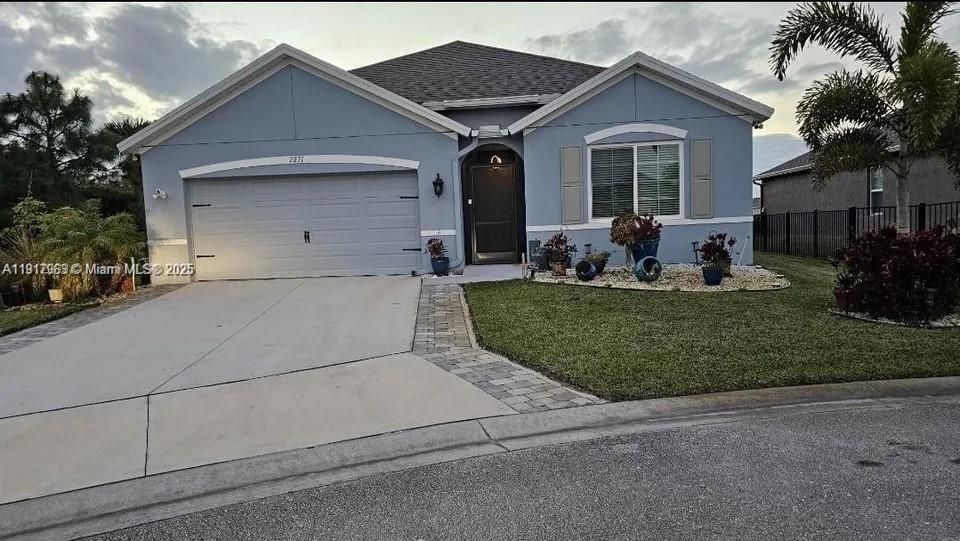 待售: $409,000 (4 贝兹, 2 浴室, 1934 平方英尺)