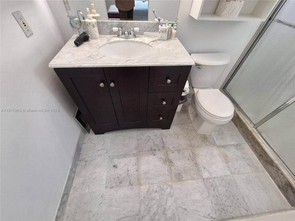 For Sale: $249,900 (2 beds, 2 baths, 1144 Square Feet)