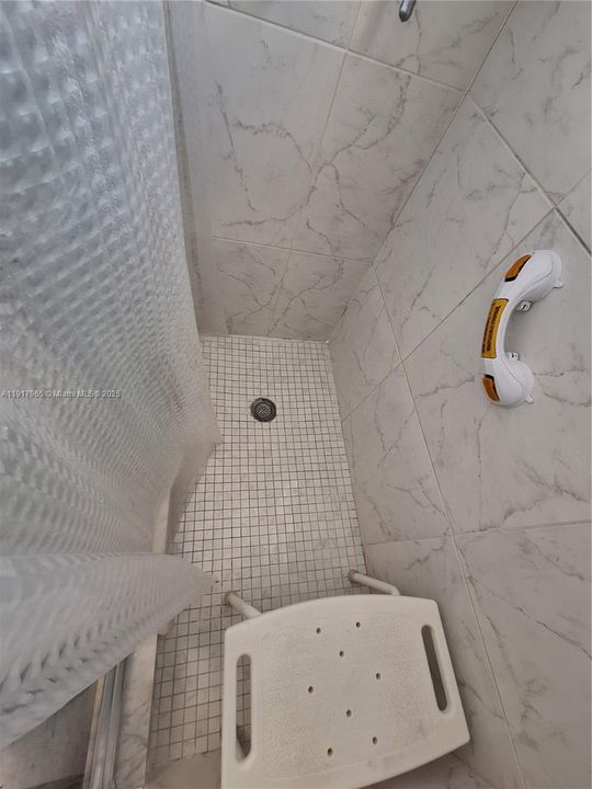 For Sale: $249,900 (2 beds, 2 baths, 1144 Square Feet)