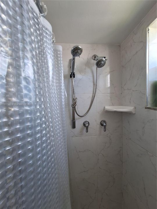 For Sale: $249,900 (2 beds, 2 baths, 1144 Square Feet)