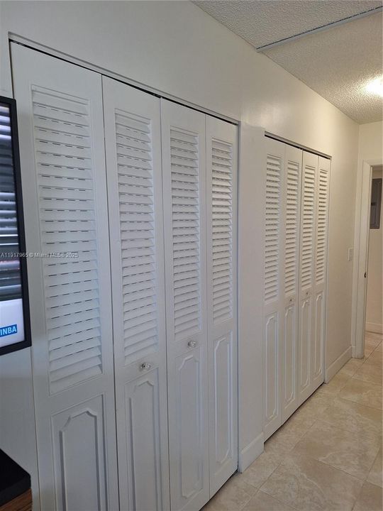 For Sale: $249,900 (2 beds, 2 baths, 1144 Square Feet)