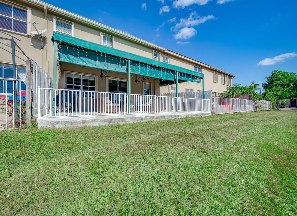 待售: $599,995 (4 贝兹, 3 浴室, 2096 平方英尺)