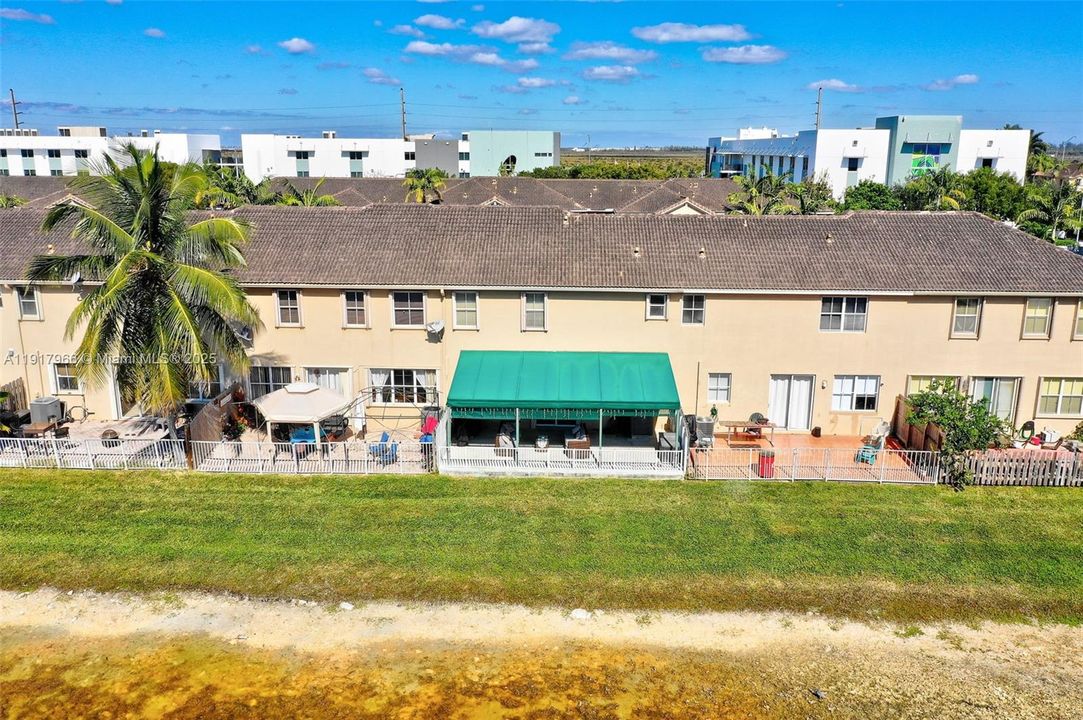 待售: $599,995 (4 贝兹, 3 浴室, 2096 平方英尺)