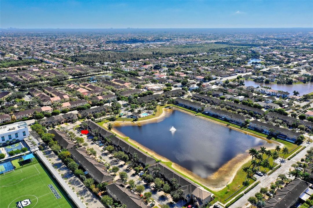 待售: $599,995 (4 贝兹, 3 浴室, 2096 平方英尺)