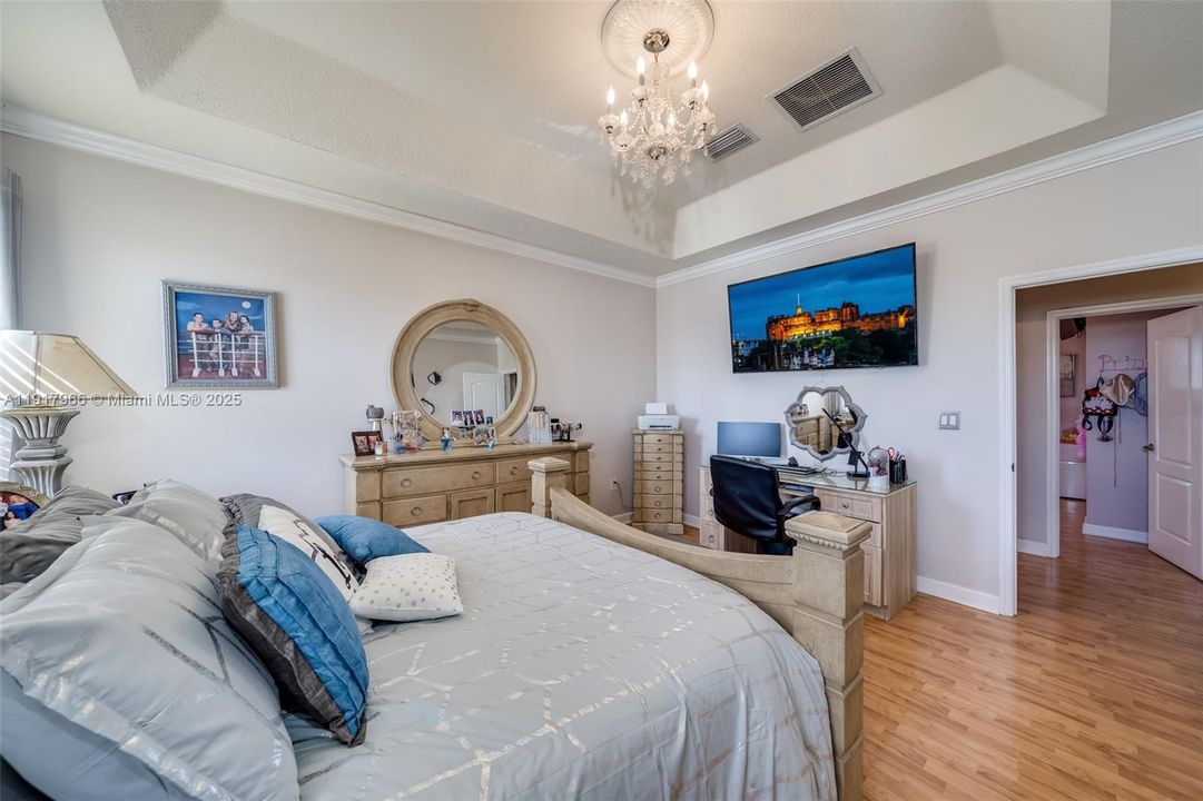 待售: $599,995 (4 贝兹, 3 浴室, 2096 平方英尺)