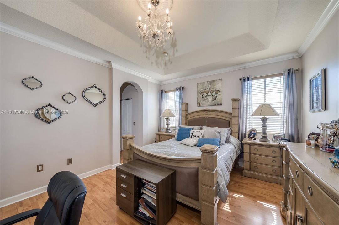 待售: $599,995 (4 贝兹, 3 浴室, 2096 平方英尺)