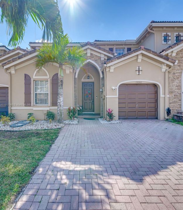 待售: $599,995 (4 贝兹, 3 浴室, 2096 平方英尺)