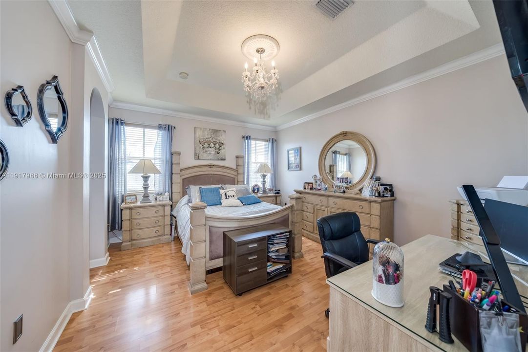 待售: $599,995 (4 贝兹, 3 浴室, 2096 平方英尺)