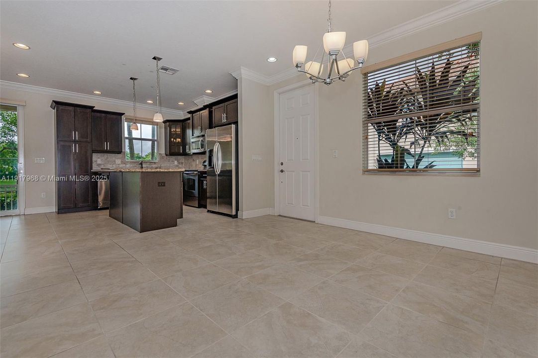 合同活跃: $567,500 (3 贝兹, 2 浴室, 0 平方英尺)