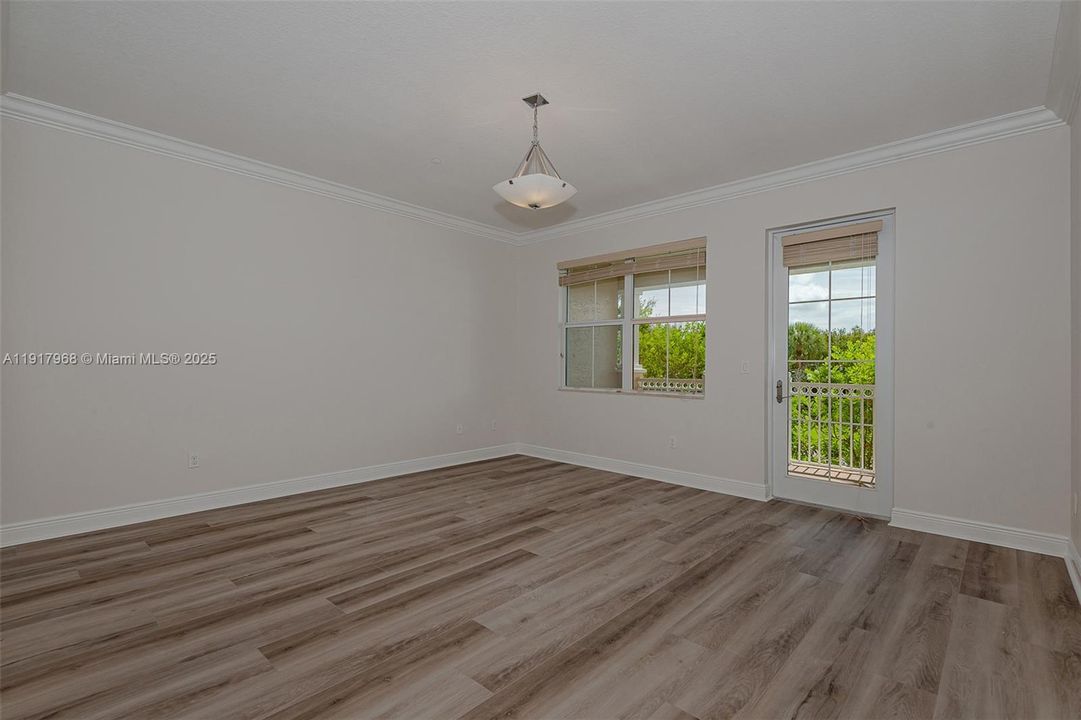 合同活跃: $567,500 (3 贝兹, 2 浴室, 0 平方英尺)