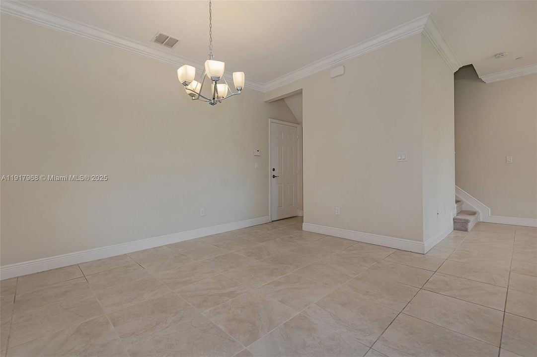 合同活跃: $567,500 (3 贝兹, 2 浴室, 0 平方英尺)