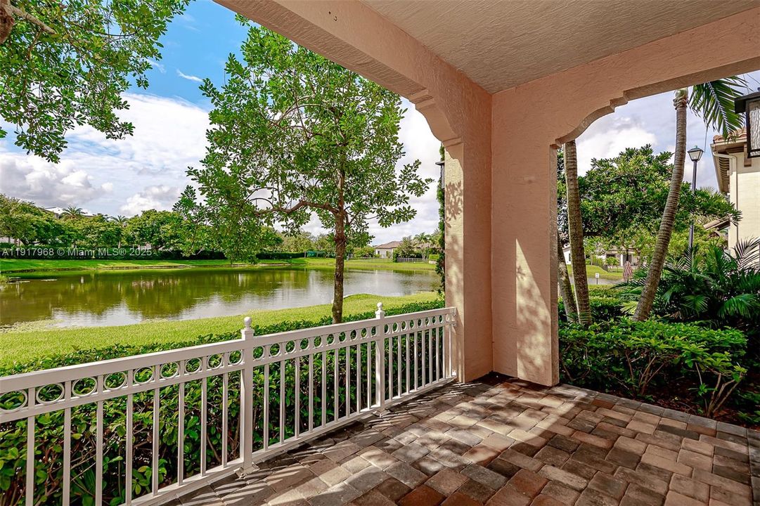 合同活跃: $567,500 (3 贝兹, 2 浴室, 0 平方英尺)