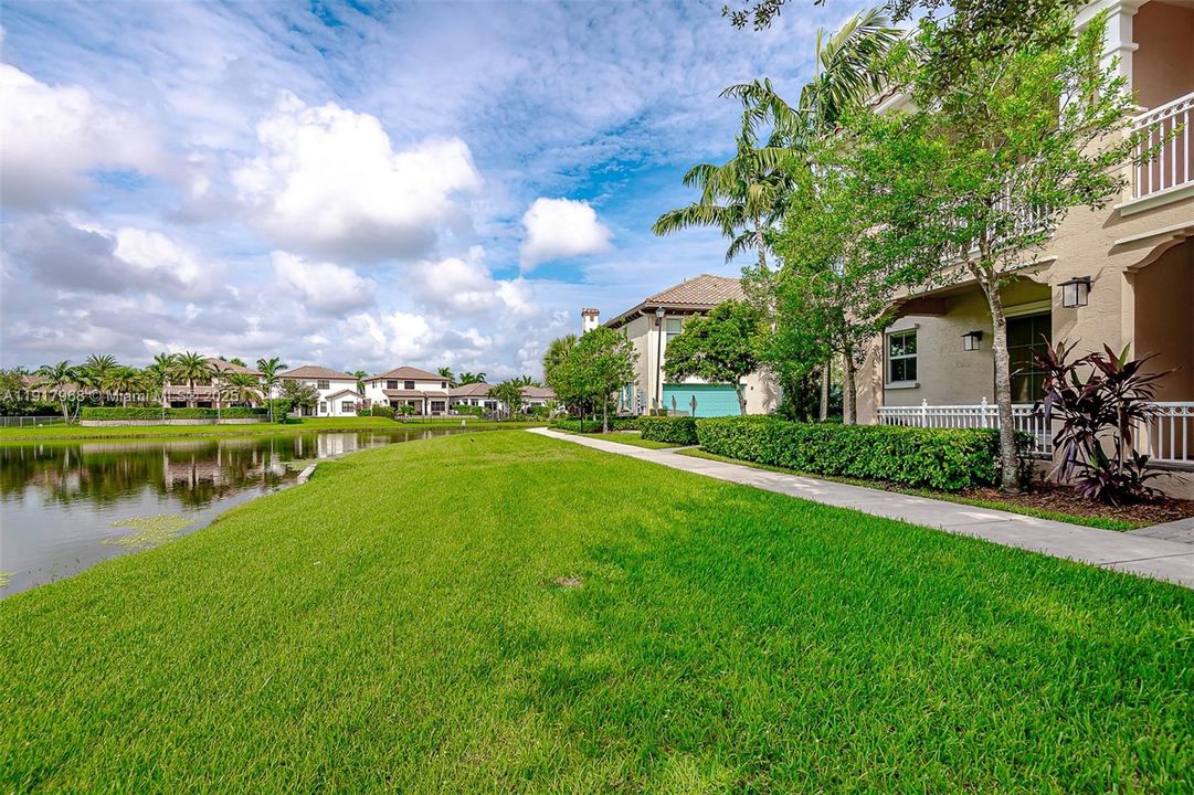 合同活跃: $567,500 (3 贝兹, 2 浴室, 0 平方英尺)