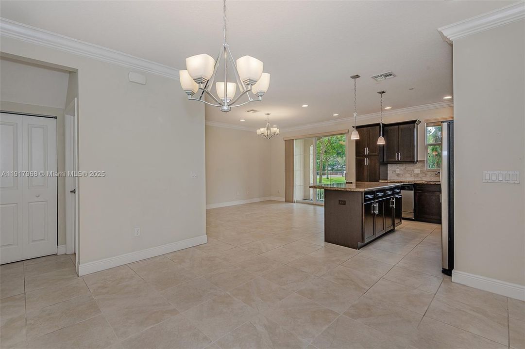 合同活跃: $567,500 (3 贝兹, 2 浴室, 0 平方英尺)