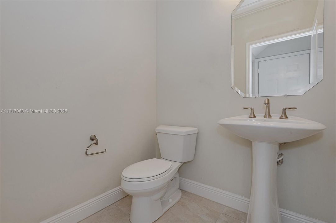 合同活跃: $567,500 (3 贝兹, 2 浴室, 0 平方英尺)