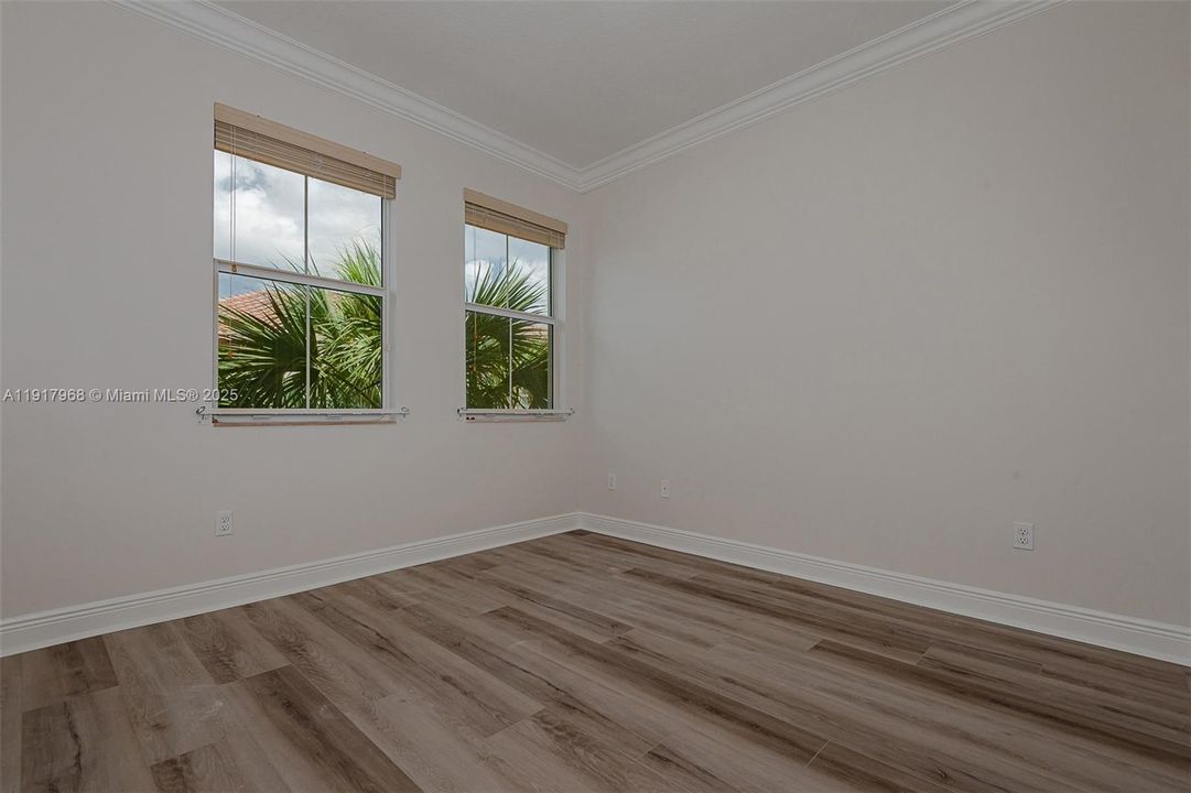 合同活跃: $567,500 (3 贝兹, 2 浴室, 0 平方英尺)