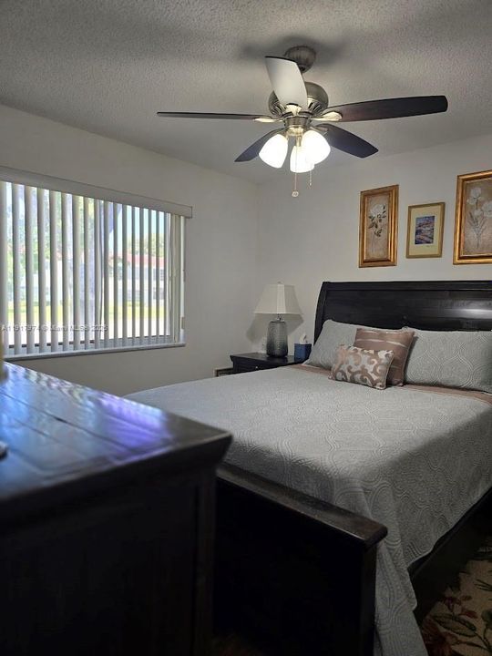 На продажу: $264,900 (2 спален, 2 ванн, 1148 Квадратных фут)