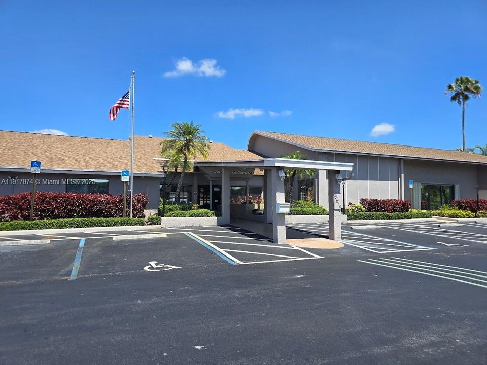 На продажу: $264,900 (2 спален, 2 ванн, 1148 Квадратных фут)