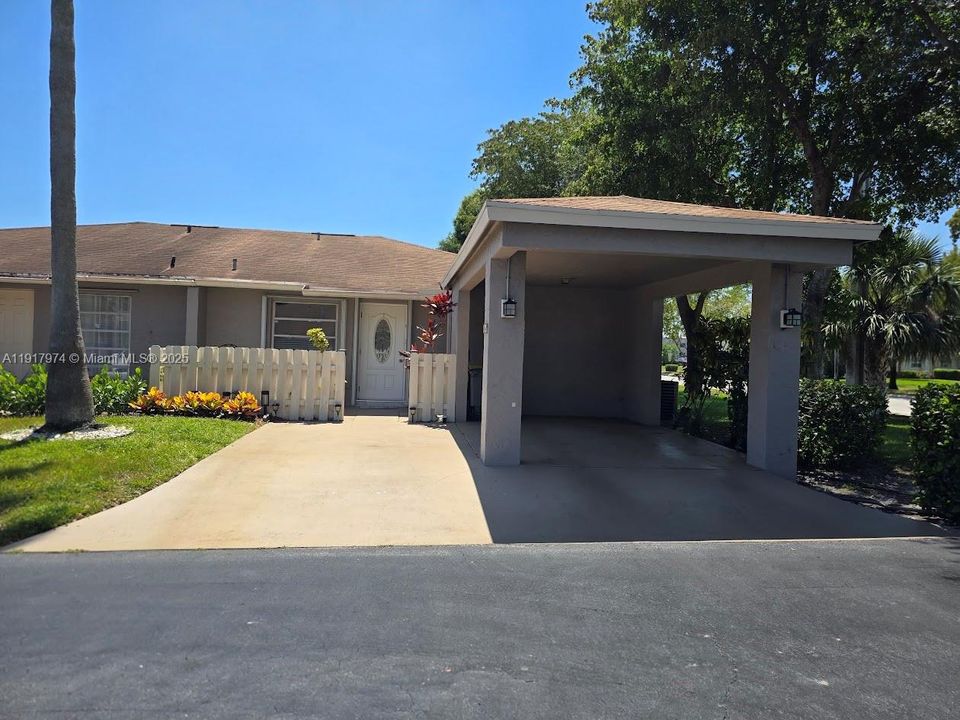 На продажу: $264,900 (2 спален, 2 ванн, 1148 Квадратных фут)