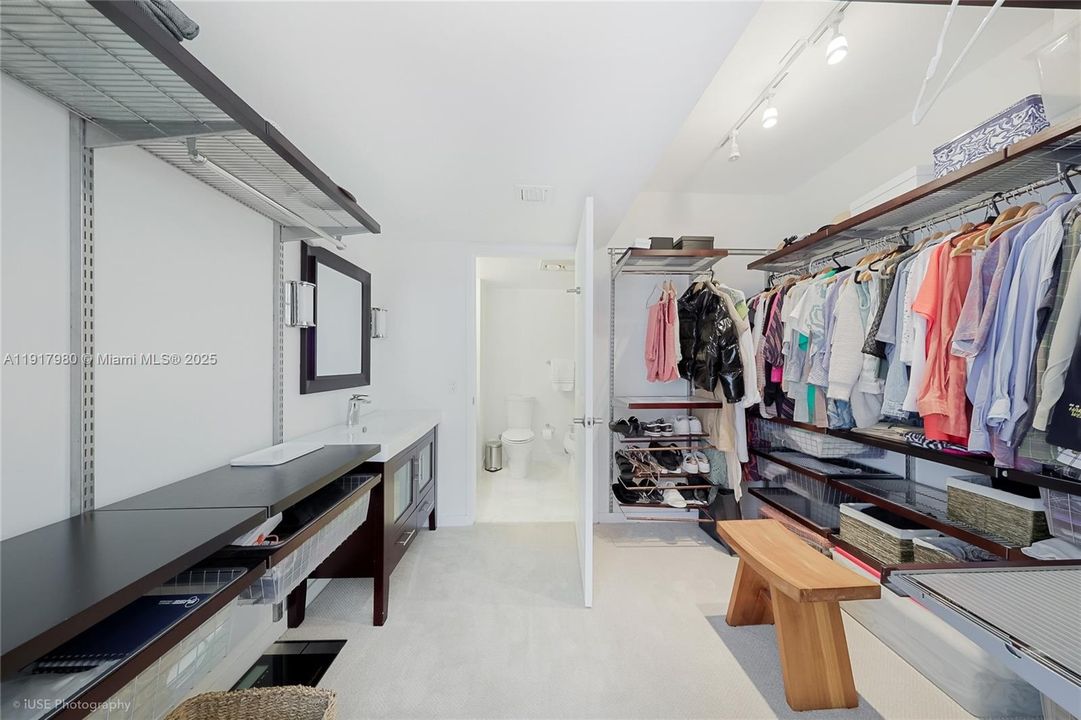 Primary Closet_Dressing Area