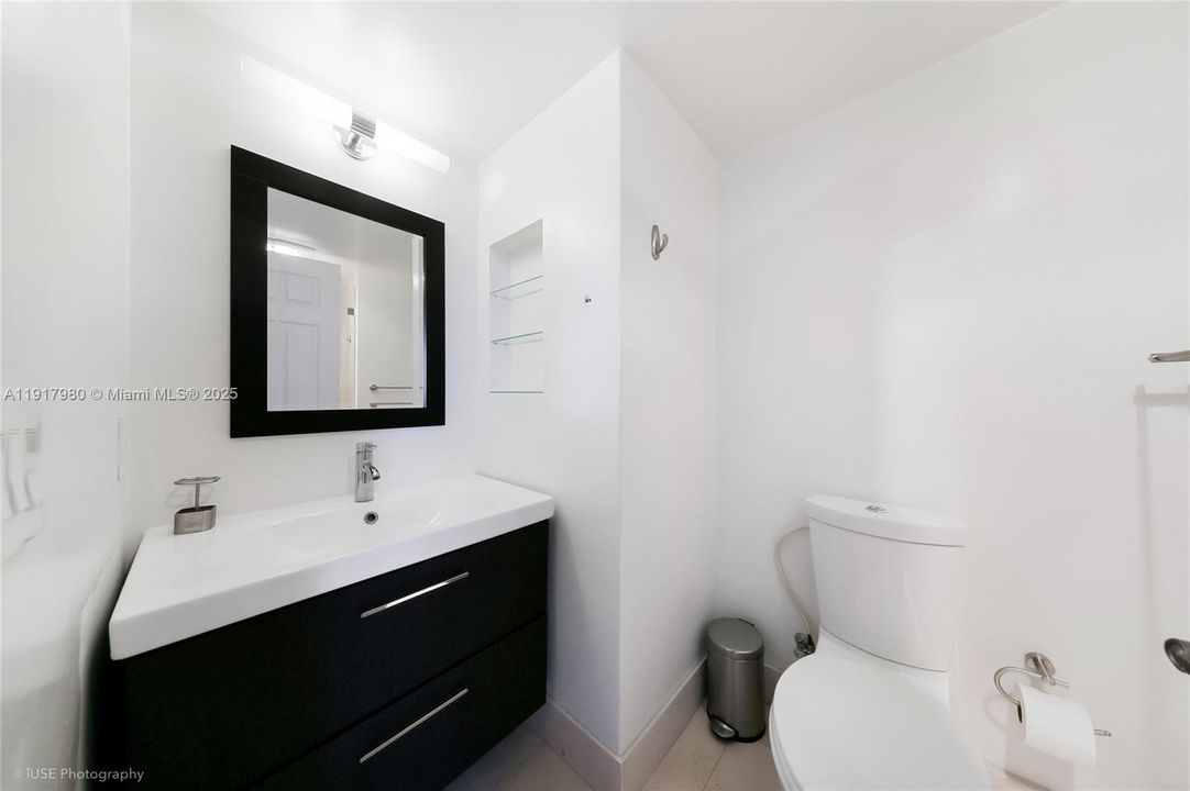 2nd Bathroom