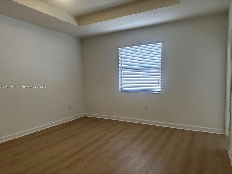 Active With Contract: $3,000 (3 beds, 2 baths, 1701 Square Feet)