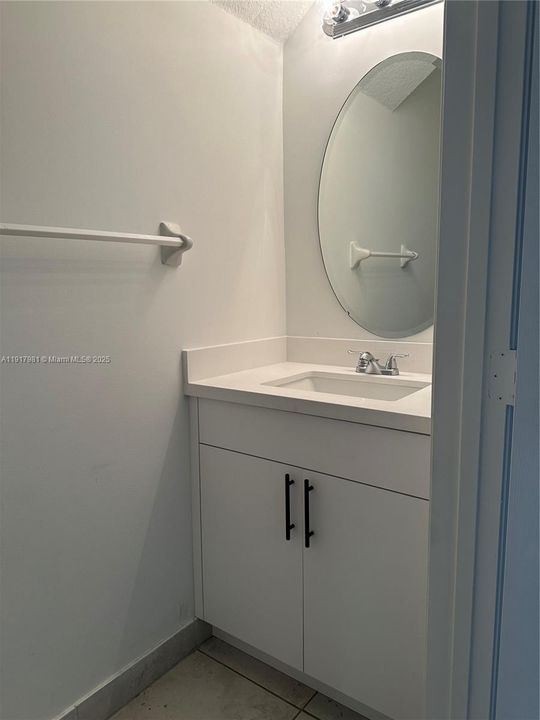 Active With Contract: $3,000 (3 beds, 2 baths, 1701 Square Feet)