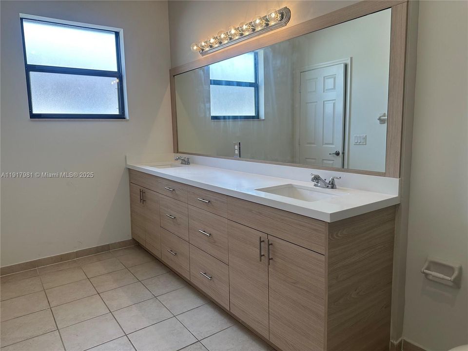 Active With Contract: $3,000 (3 beds, 2 baths, 1701 Square Feet)