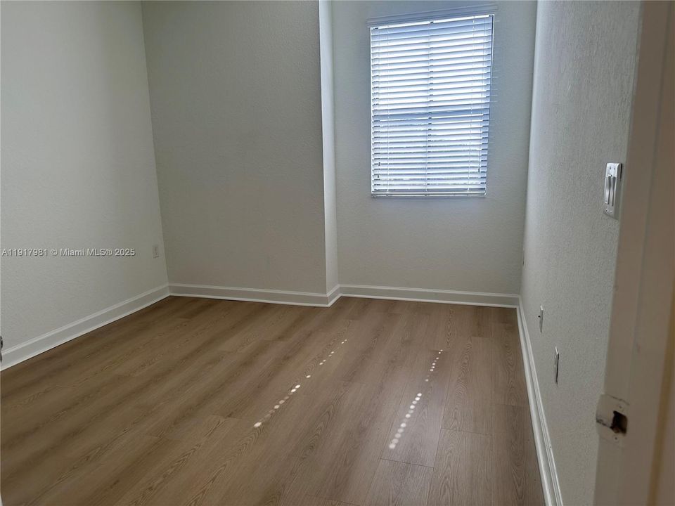 Active With Contract: $3,000 (3 beds, 2 baths, 1701 Square Feet)