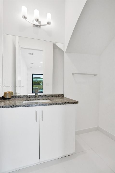 For Rent: $16,000 (5 beds, 6 baths, 4932 Square Feet)