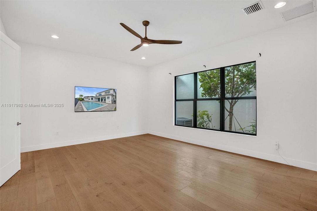 For Rent: $16,000 (5 beds, 6 baths, 4932 Square Feet)