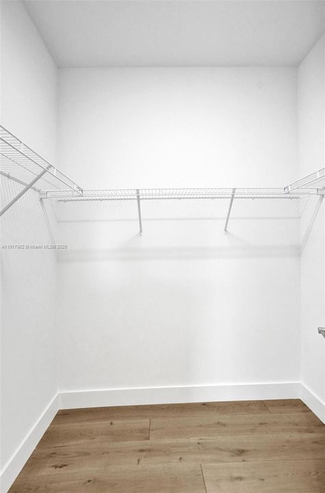 For Rent: $16,000 (5 beds, 6 baths, 4932 Square Feet)