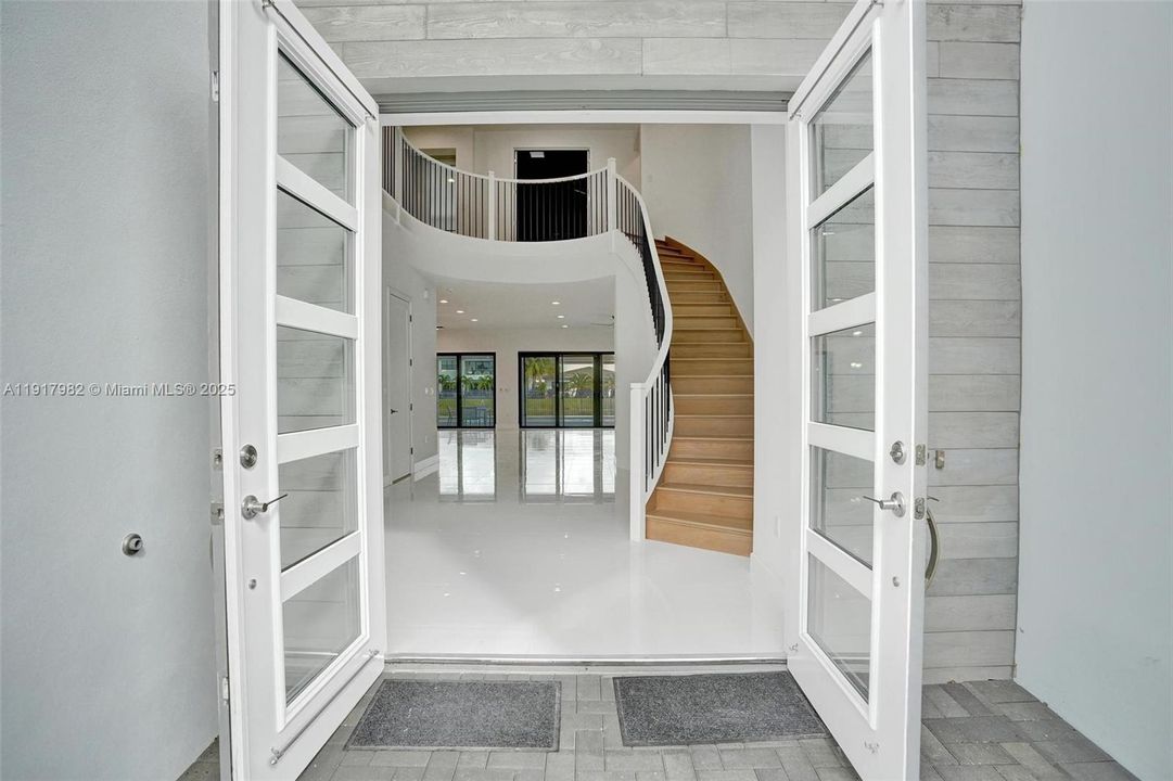 For Rent: $16,000 (5 beds, 6 baths, 4932 Square Feet)