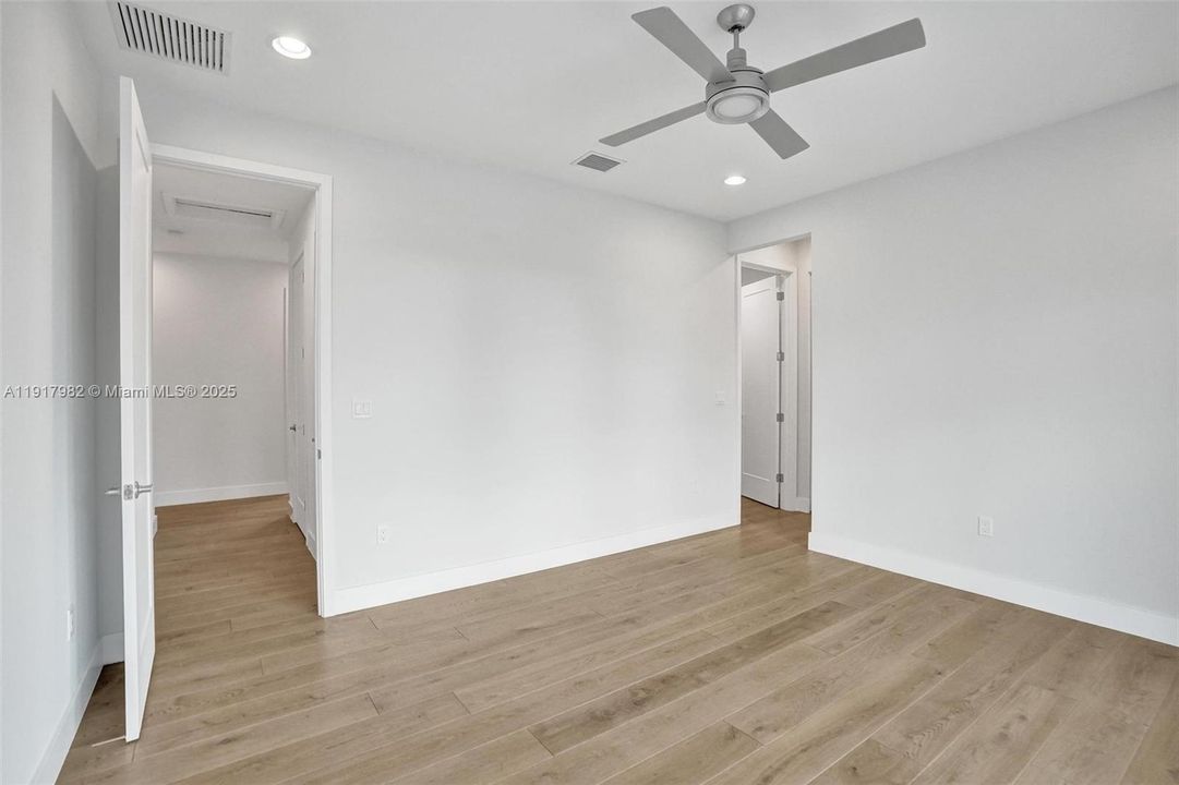 For Rent: $16,000 (5 beds, 6 baths, 4932 Square Feet)