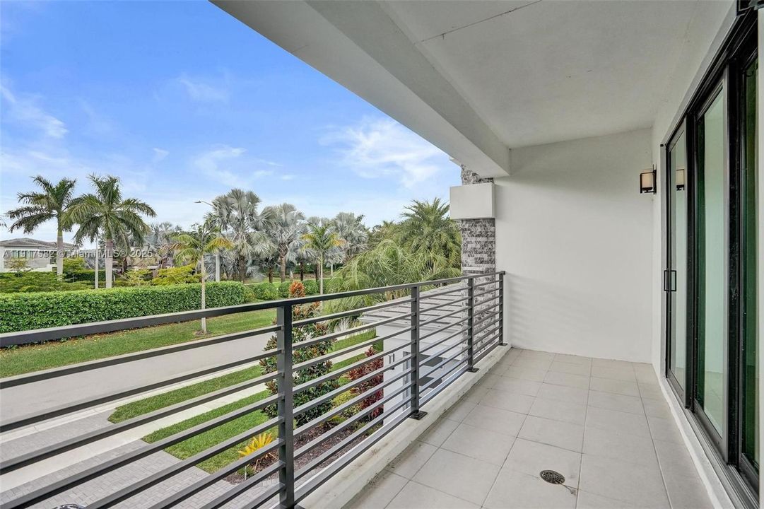 For Rent: $16,000 (5 beds, 6 baths, 4932 Square Feet)