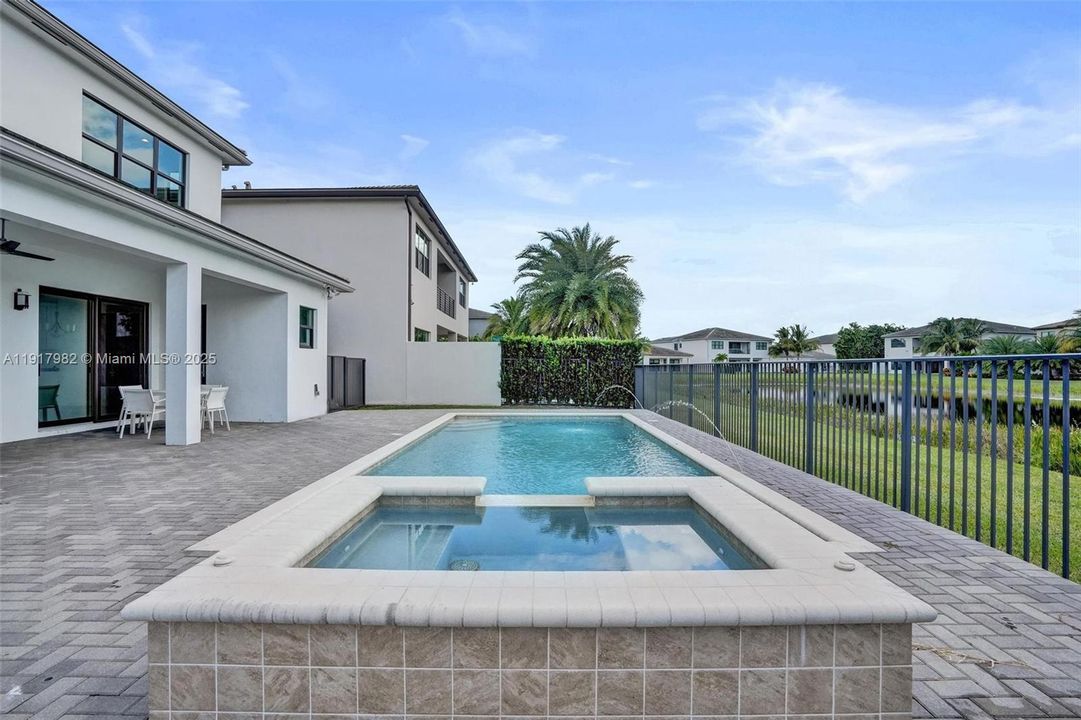 For Rent: $16,000 (5 beds, 6 baths, 4932 Square Feet)