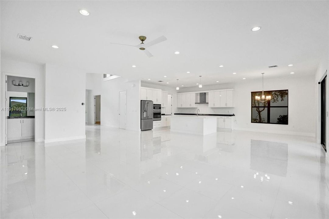 For Rent: $16,000 (5 beds, 6 baths, 4932 Square Feet)