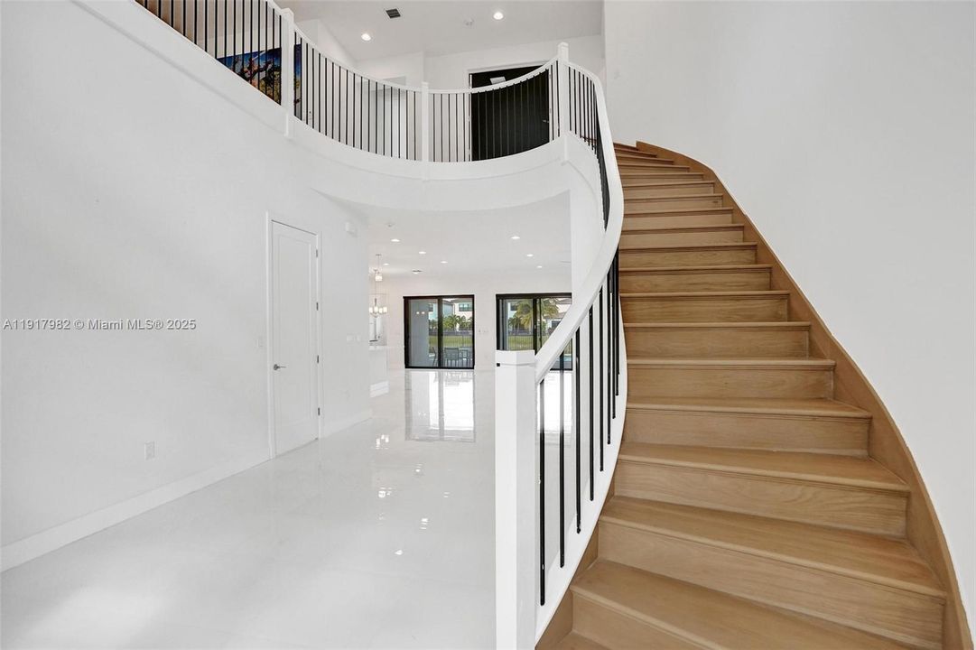 For Rent: $16,000 (5 beds, 6 baths, 4932 Square Feet)