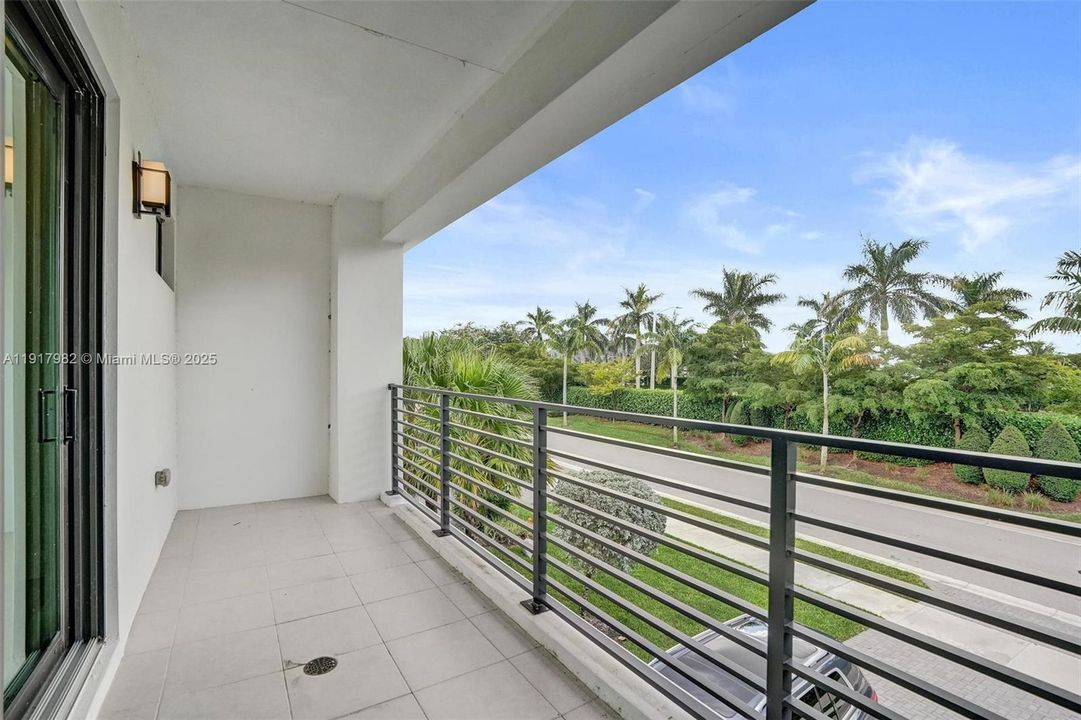 For Rent: $16,000 (5 beds, 6 baths, 4932 Square Feet)