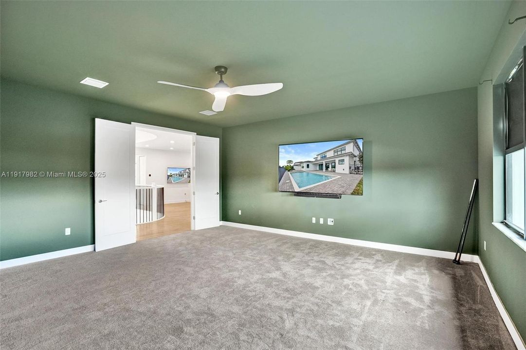 For Rent: $16,000 (5 beds, 6 baths, 4932 Square Feet)