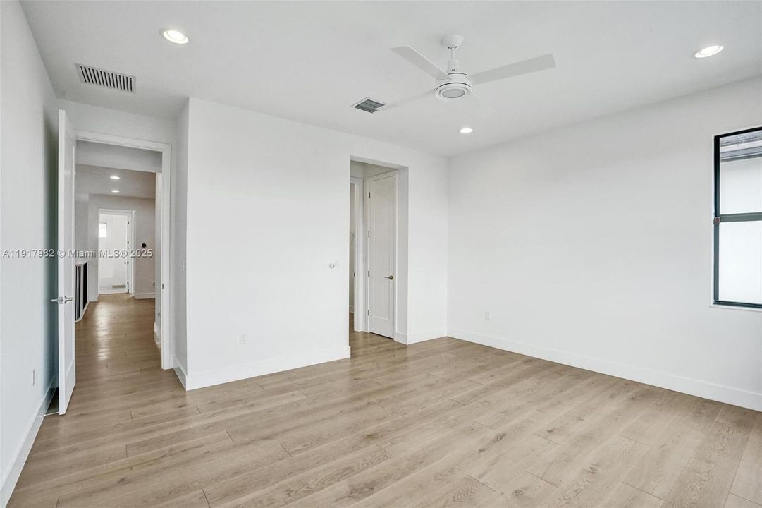 For Rent: $16,000 (5 beds, 6 baths, 4932 Square Feet)