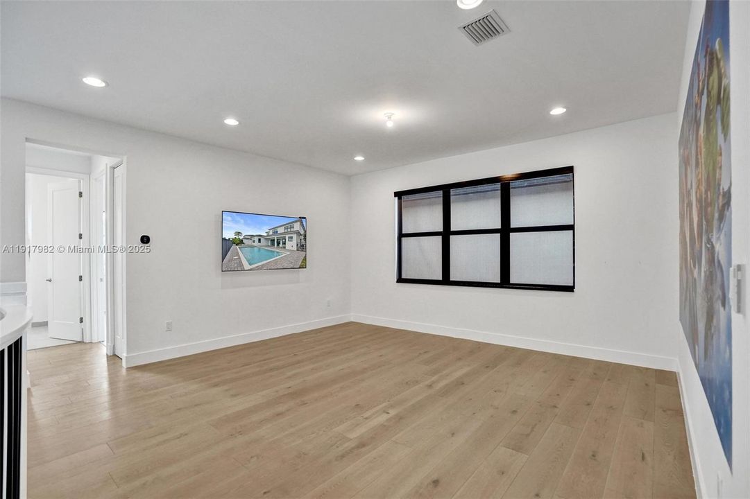 For Rent: $16,000 (5 beds, 6 baths, 4932 Square Feet)