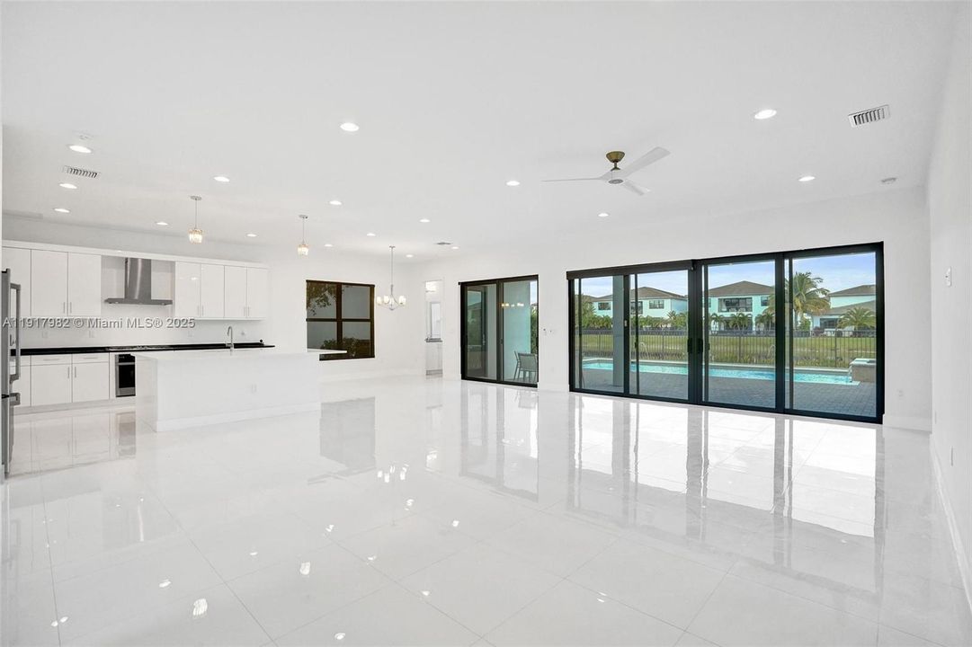 For Rent: $16,000 (5 beds, 6 baths, 4932 Square Feet)