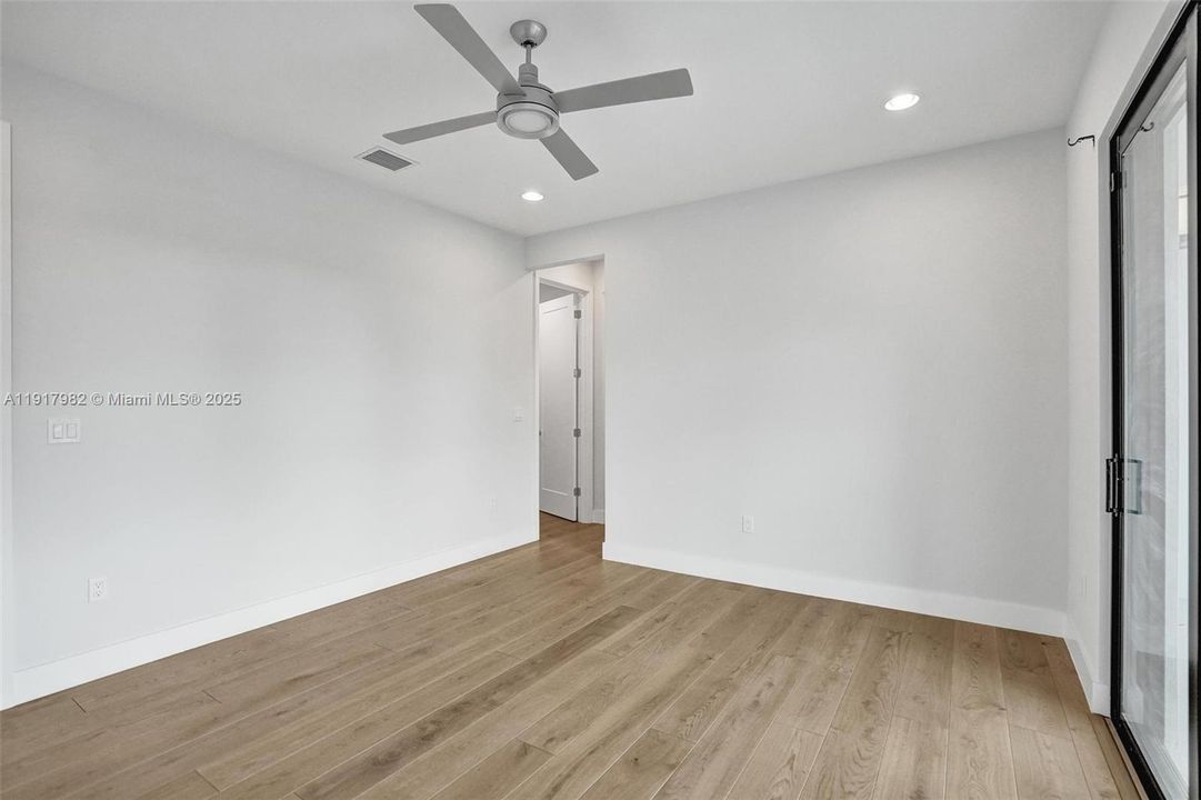 For Rent: $16,000 (5 beds, 6 baths, 4932 Square Feet)