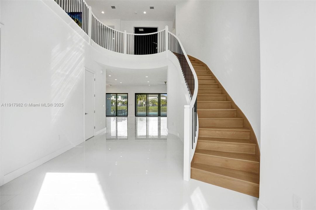 For Rent: $16,000 (5 beds, 6 baths, 4932 Square Feet)