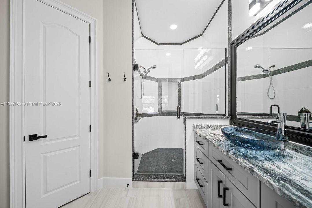 待售: $1,799,000 (4 贝兹, 4 浴室, 3400 平方英尺)