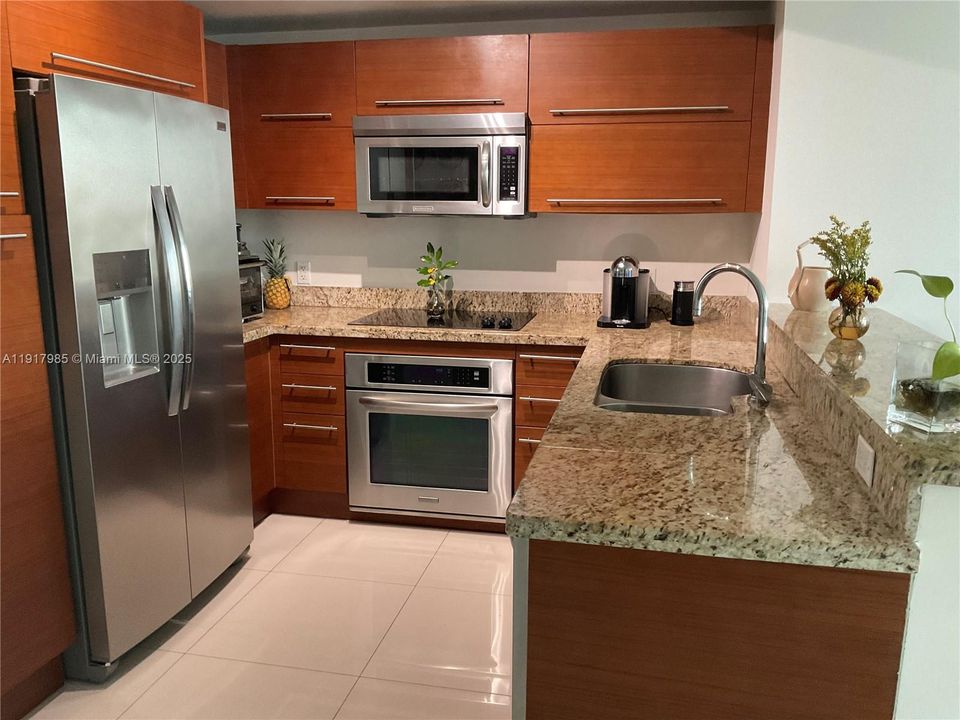 En Venta: $279,900 (1 camas, 2 baños, 954 Pies cuadrados)
